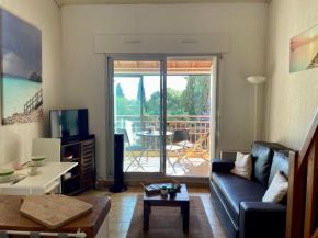 Joli appartement en bordure de mer à 15 minutes du port de Bandol